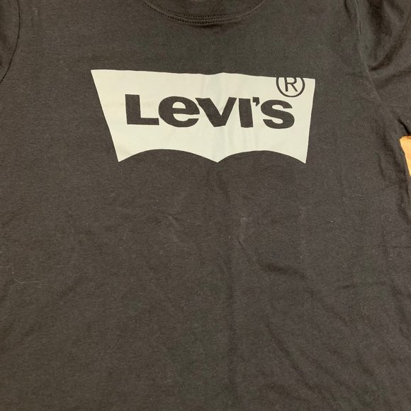 Boys grey on black Levi's T-shirt - Picture 8 of 9